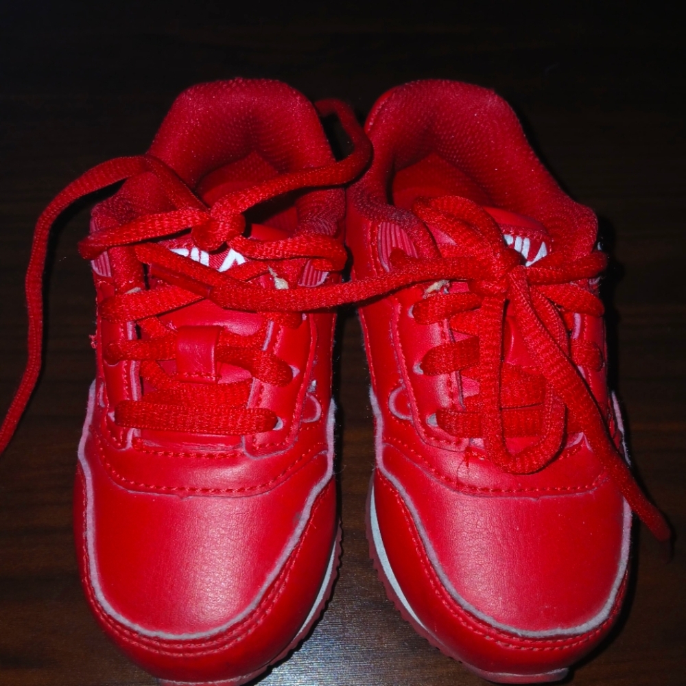Fila Red Sneakers Classic Design